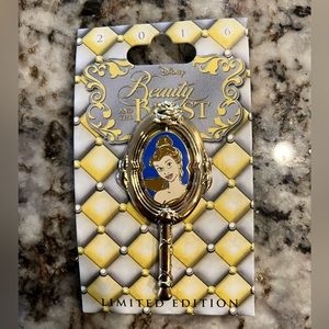 Disney Beauty And The Beast 25th Anniversary Belle Spinner Mirror 3D Pin LE 4000